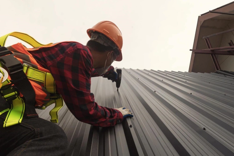 Install aluminum roof Install aluminum roof